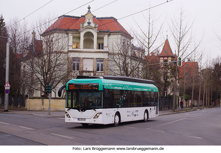 DVB Elektrobus des Frauenhofer Instituts an der Haltestelle Wasaplatz in Dresden