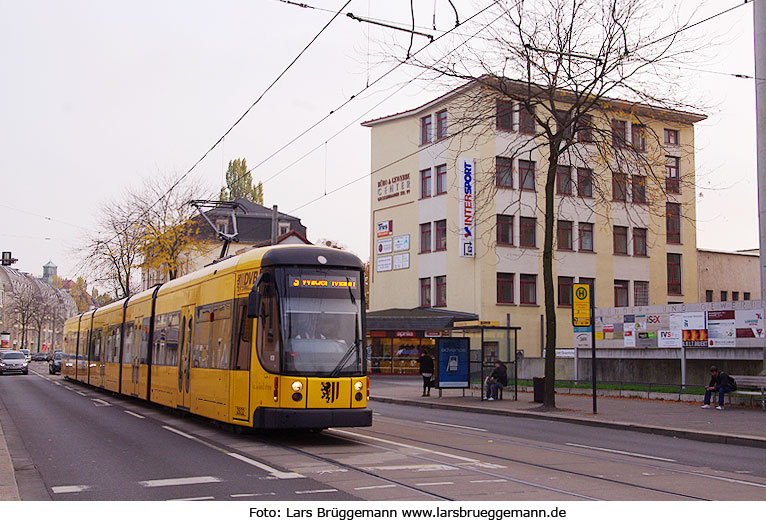 Die Haltestelle Zeithainer Straße der Straßenbahn in Dresden