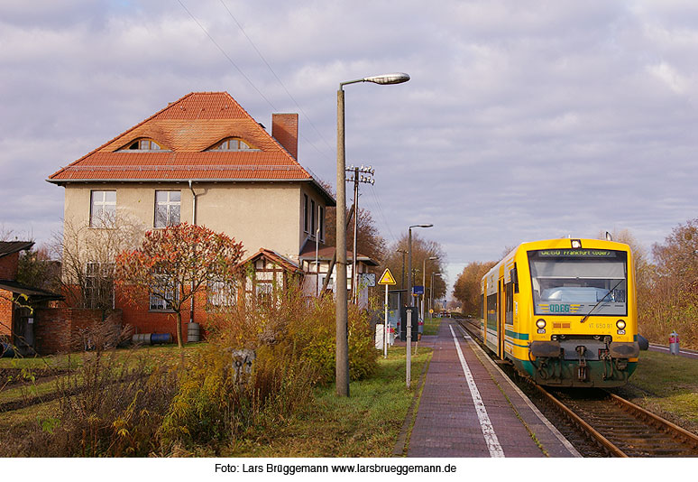 ODEG Regioshuttle Triebwagen im Bahnhof Neutrebbin