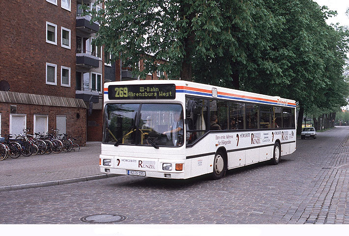 Dahmetal Bus am Bahnhof Ahrensburg