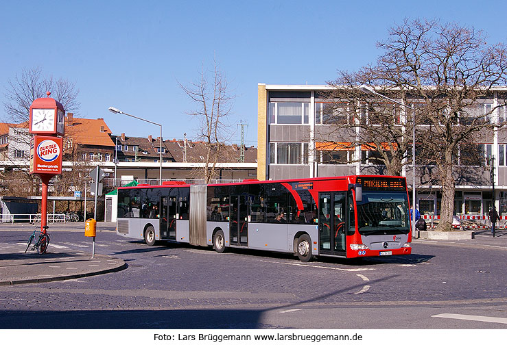 SVHi Bus in Hildesheim vor dem Hbf auf dem ZOB
