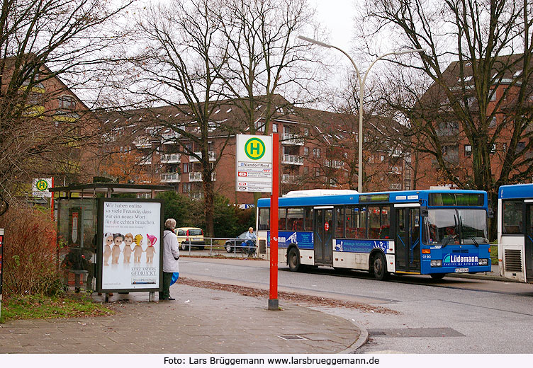 Ein PVG Bus an der Haltestelle U-Bahn Niendorf Nord