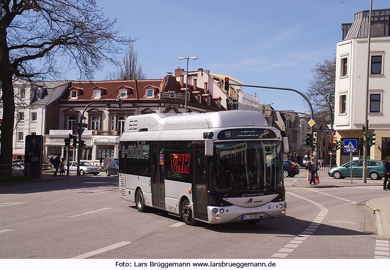 VHH Rampini Bus vor dem Bahnhof Blankenese - Bergziege Blankenese