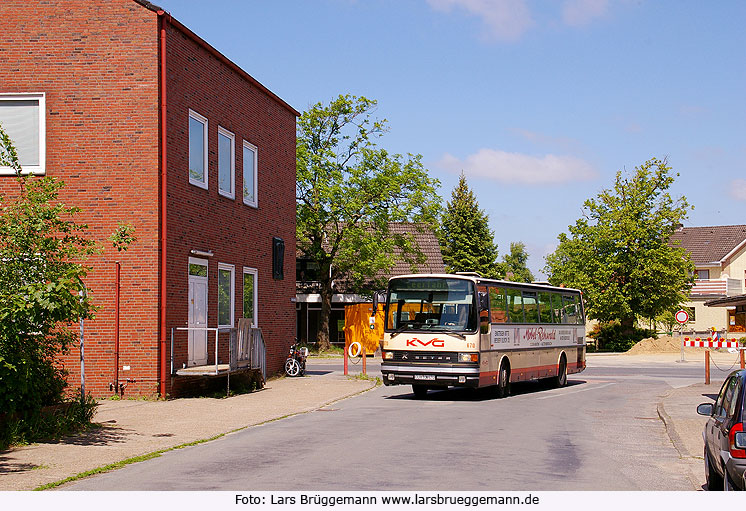 Ein KVG Bus in Freiburg an der Elbe im Kreis Stade in der Bahnhofstraße