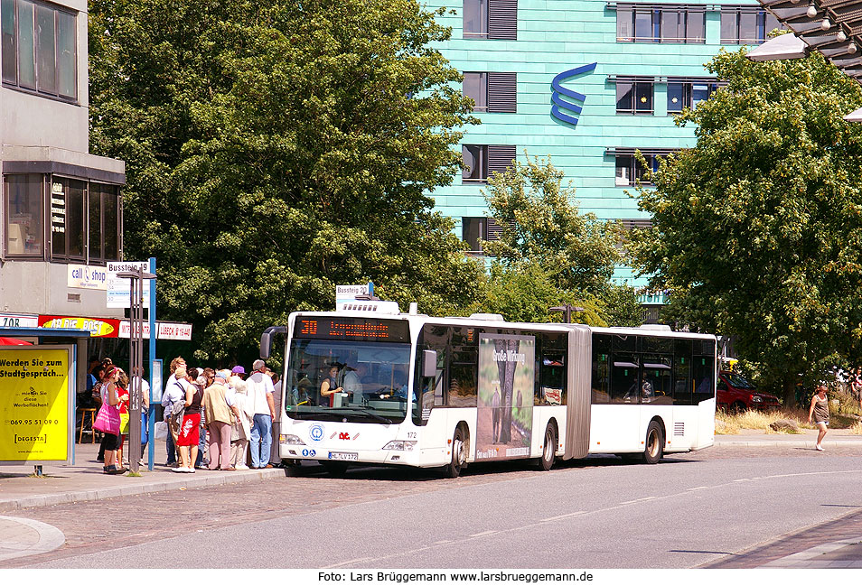 Ein LVG Bus auf dem ZOB in Lübeck