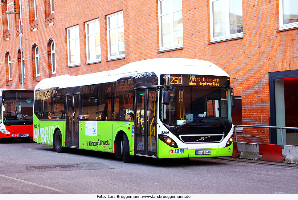 Ein SBG Bus auf dem Busbahnhof Hamburg-Altona
