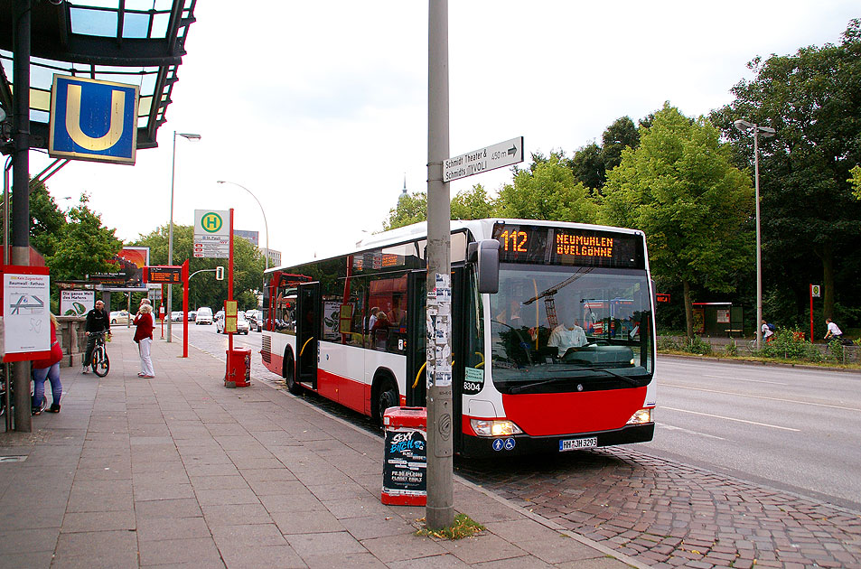 Ein Jasper Bus an der Haltestelle U-Bahn St. Pauli
