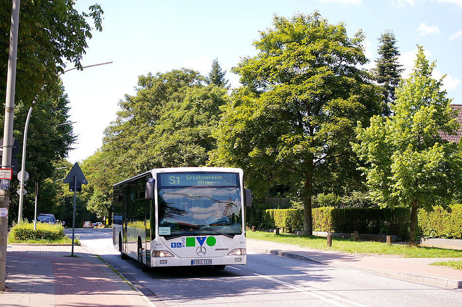 Ein KVG Bus im SEV für die Hamburger S-Bahn an der Haltestelle Bahnhof Bahrenfeld