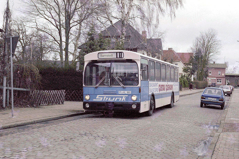 Strunk Bus in Barmstedt nahe dem Bahnhof