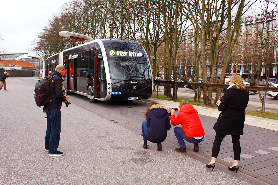 Ein Irizar IE Tram Bus im Testeinsatz bei der Hamburger Hochbahn