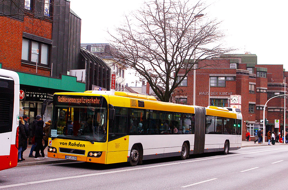 Ein SEV Bus am Bahnhof Harburg Rathaus in Hamburg