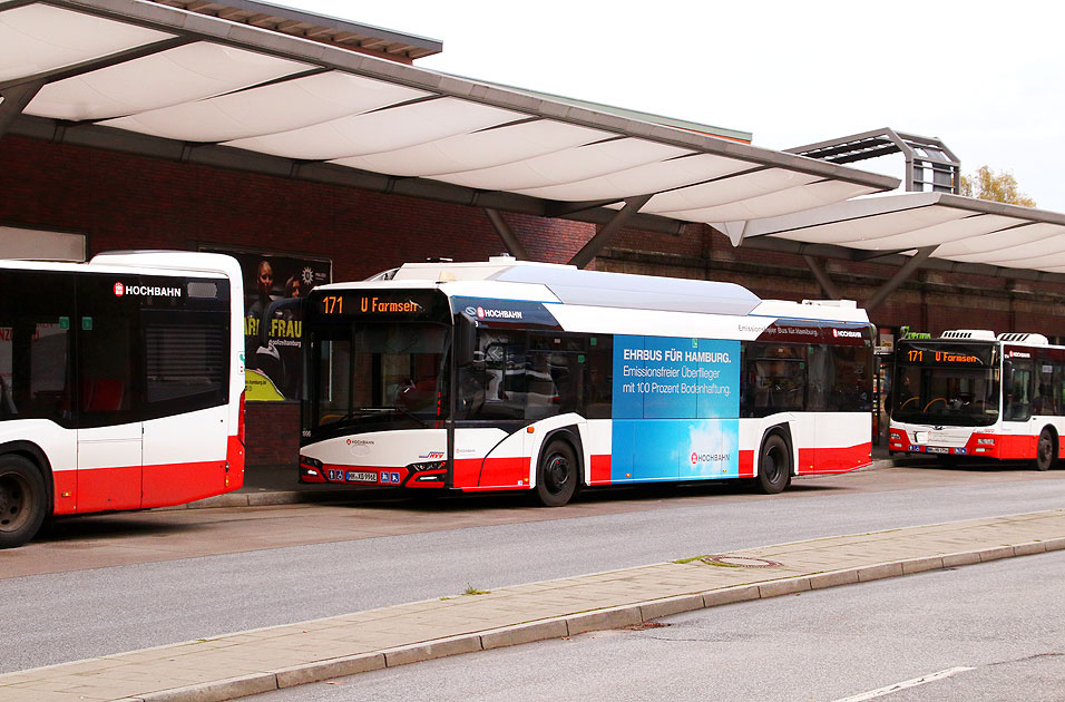 Elektromobilität im Busverkehr: Der Hochbahn-Elektrobus 1996 an der Haltestelle Bahnhof Barmbek