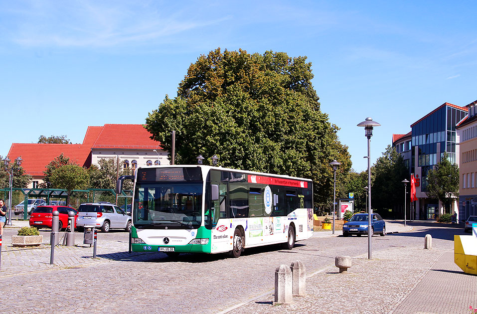 Der Stadtbus in Hoyerswerda von der VGH - Ein Bus am Markt