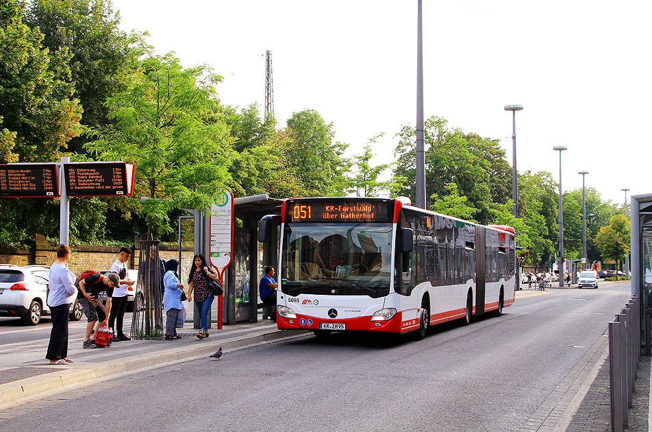 Ein Citaro Bus in Krefeld am Hauptbahnhof