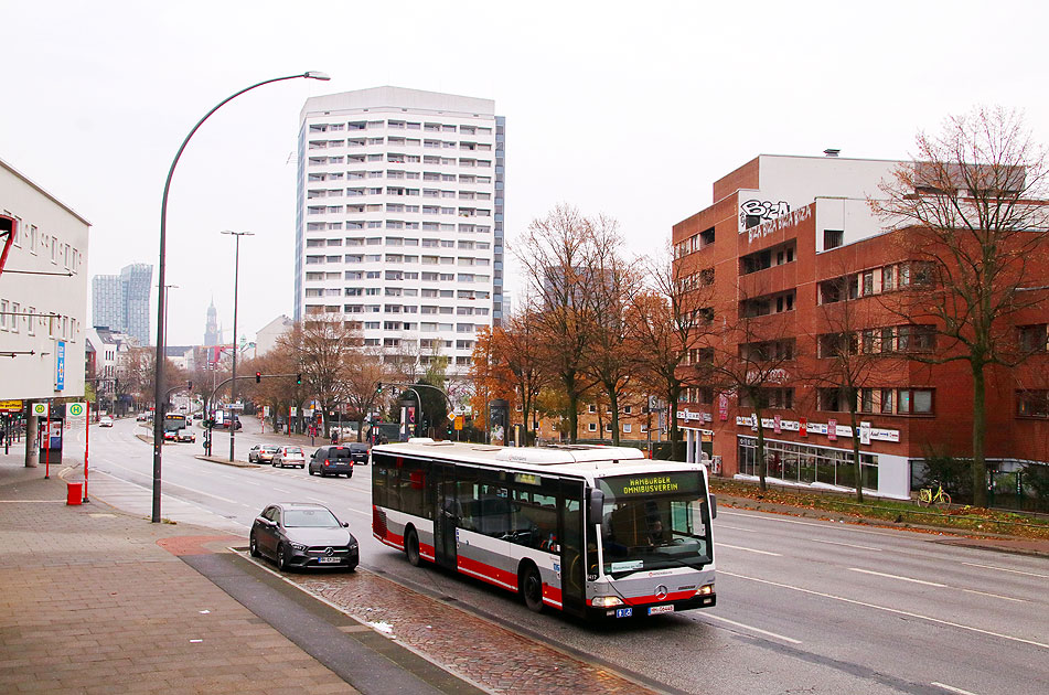 Die Abschiedsfahrt des HOV auf der Schnellbuslinie 36 am Bahnhof S-Bahn Reeperbahn