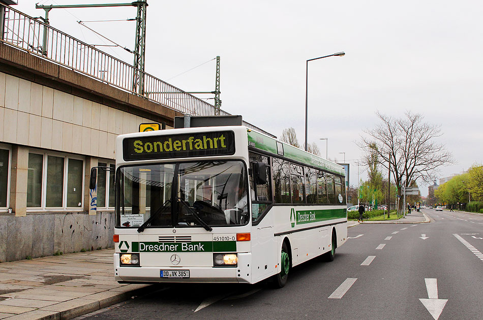 Der Museumsbus 451 010-0 ein O405 von dem Verein Historische Kraftfahrzeuge des Dresdner Nahverkehrs e.V.