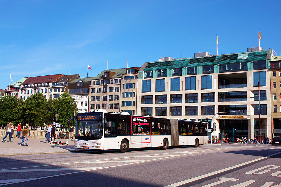 Der VHH Bus 1807 auf dem Jungfernstieg in Hamburg