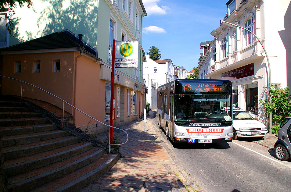 Die Bergziege in Blankenese - Dieser ganz besondere Bus fährt durch das Treppenviertel - Hier an Beckers Treppe