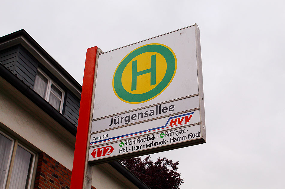 Die Bushaltestelle Jürgensallee in Hamburg-Nienstedten