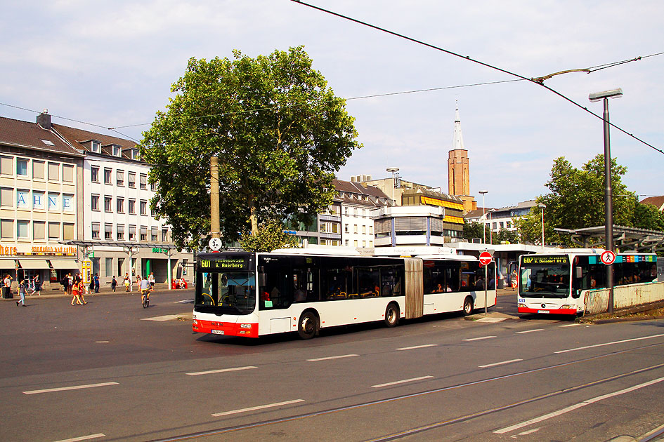 Ein Stadtbus in Bonn der Stadtwerke Bonn