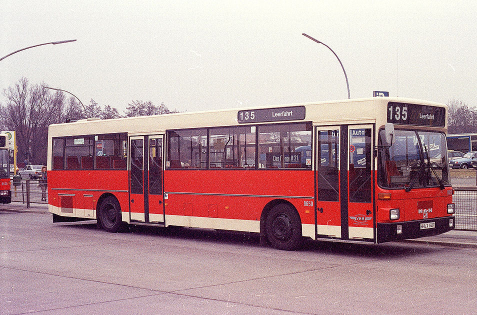 MAN Bus der VHH auf dem ZOB in Bergedorf am Bahnhof
