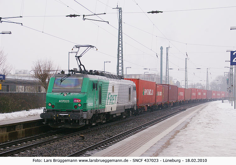Eine SNCF Prima Lok im Bahnhof Lüneburg