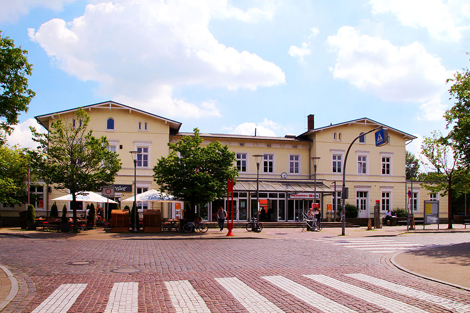 Der Bahnhof Ahrensburg - das Bahnhofsgebäude