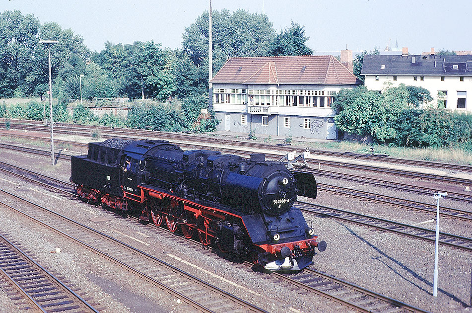 Dampflok Baureihe 50 in Lübeck Hbf