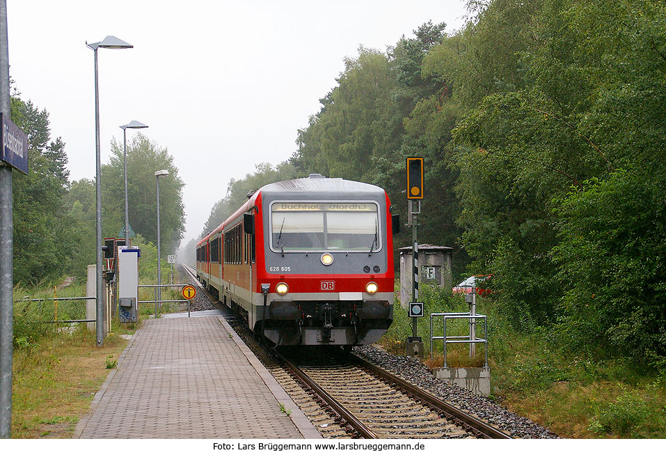 Der Haltepunkt Büsenbachtal an der Heidebahn mit einem 628