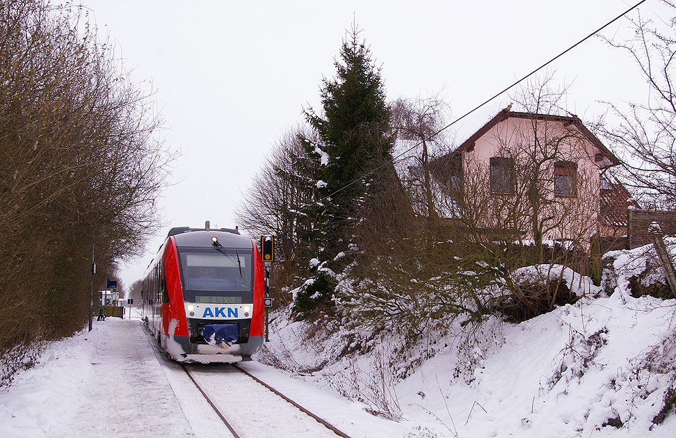 Der Bahnhof Altengörs mit einem Lint der AKN