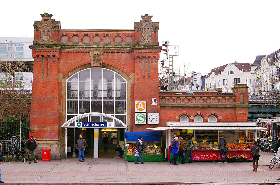 Der Bahnhof Sternschanze in Hamburg im Schanzenviertel