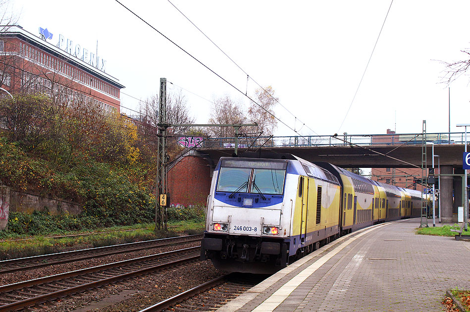 Metronom Zug nach Cuxhaven in Hamburg-Harburg