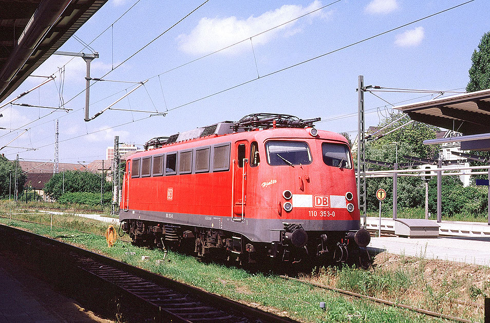 DB Baureihe 110 in Rostock Hbf