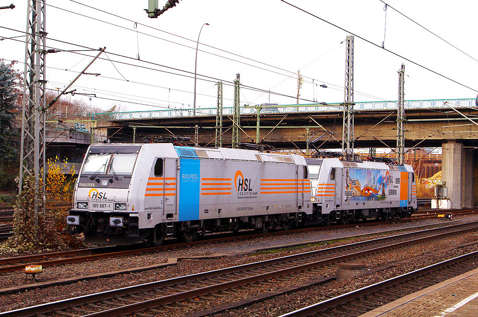 Zwei HSL Loks der Baureihe 185 im Bahnhof Hamburg-Harburg.