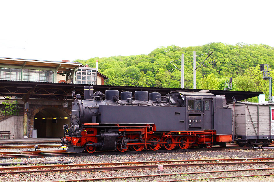 Die SDG Dampflok 99 1790-7 im Bahnhof Freital-Hainsberg