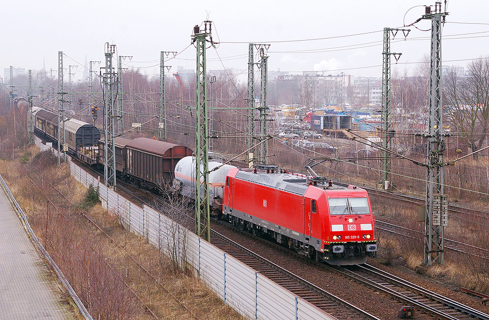 Die DB Baureihe 185 in Hamburg auf dem Güterbahnhof Rothenburgsort