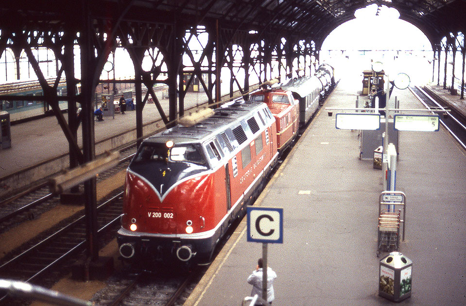 Die Baureihe V200 und später 220 der Deutschen Bundesbahn in Lübeck Hbf