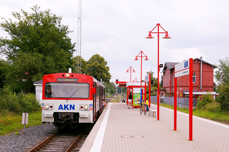 Kuddel Barmstedt: Ein AKN VT2E im Bahnhof Barmstedt