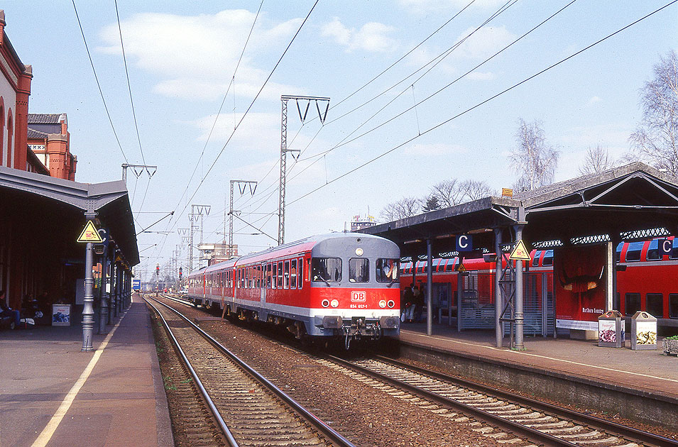 Ein Triebwagen der Baureihe 634 im Bahnhof Leer in Ostfriesland