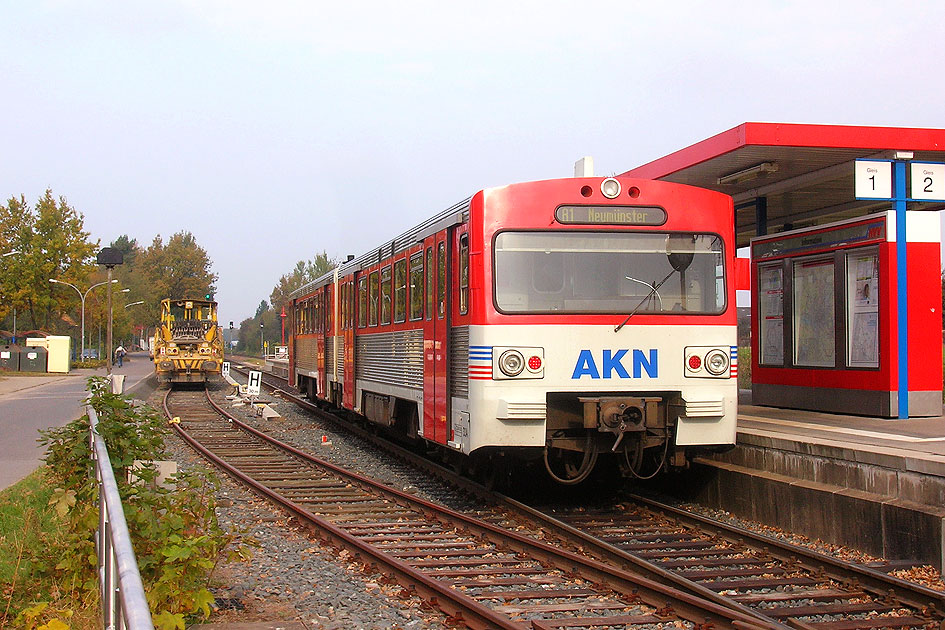 Der AKN Bahnhof Hasloh - Ein AKN VT 2 E Triebwagen