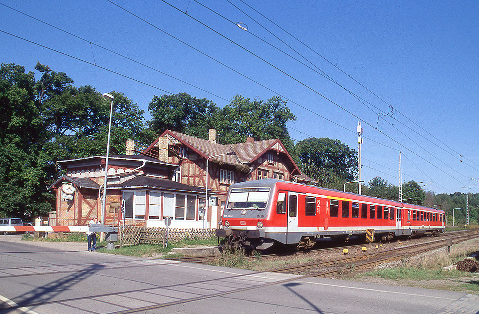 Ein 628 im Bahnhof Lübstorf zwischen Schwerin und Bad Kleinen