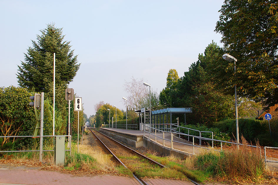 Der Bahnhof Wasbek an der Bahnstrecke Neumünster - Heide