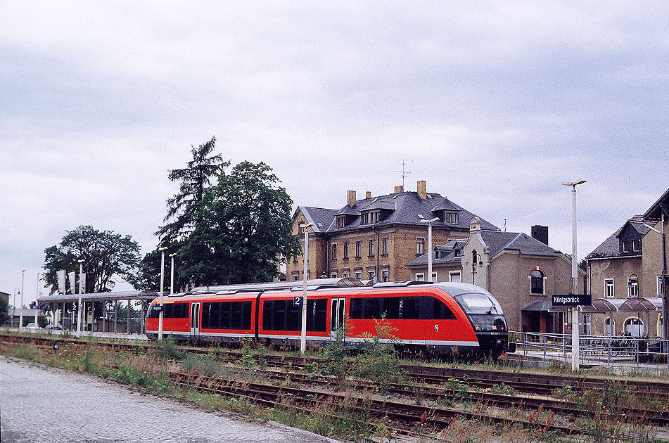 Ein DB Desiro der Baureihe 642 im Bahnhof Königsbrück