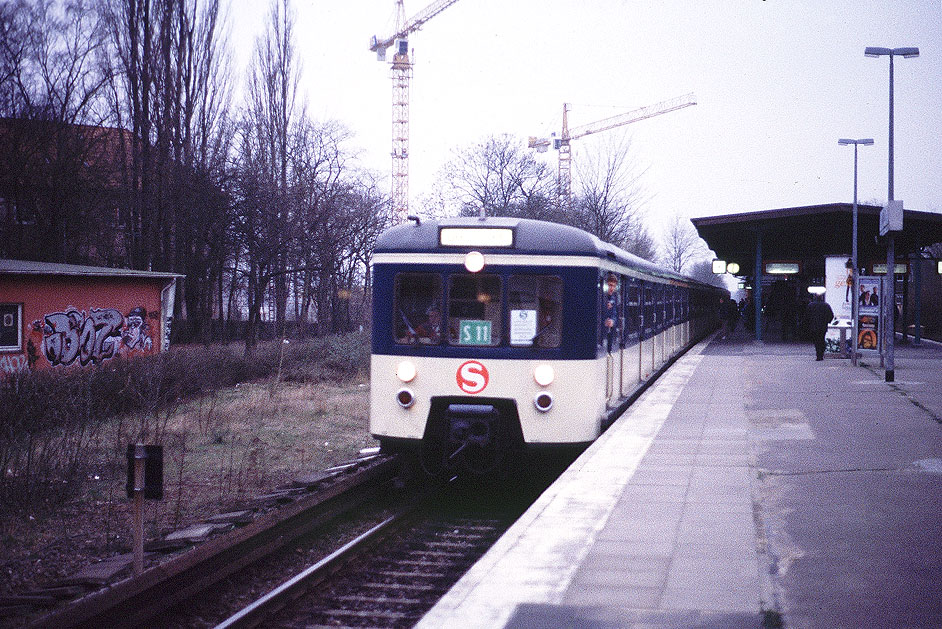Der Abschied der Baureihe 471 auf der Linie S11 im Bahnhof Hamburg-Bahrenfeld