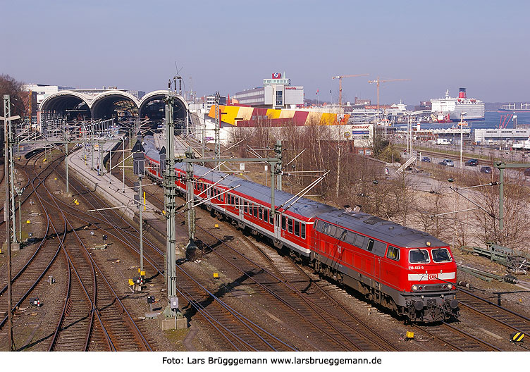 Die DB Baureihe 218 in Kiel Hbf - Foto: Lars Brüggemann - www.larsbrueggemann.de