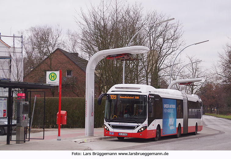 Hochbahn Volvo Bus Diesel-elektrischer-Hybridbus von Volvo in Hamburg auf der Buslinie 109