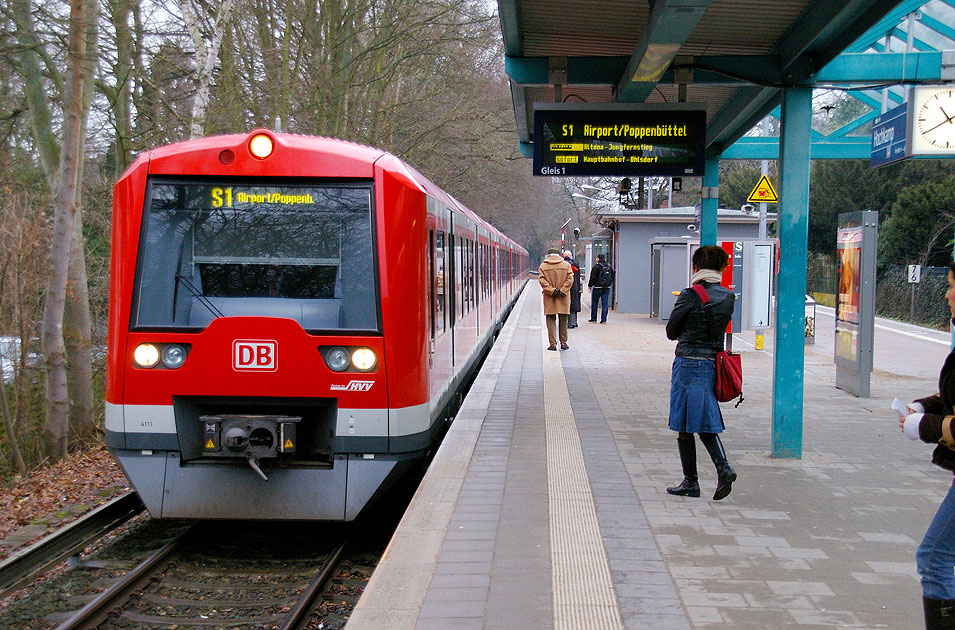 S-Bahn Bahnhof Hamburg Hochkamp - DB Baureihe 474