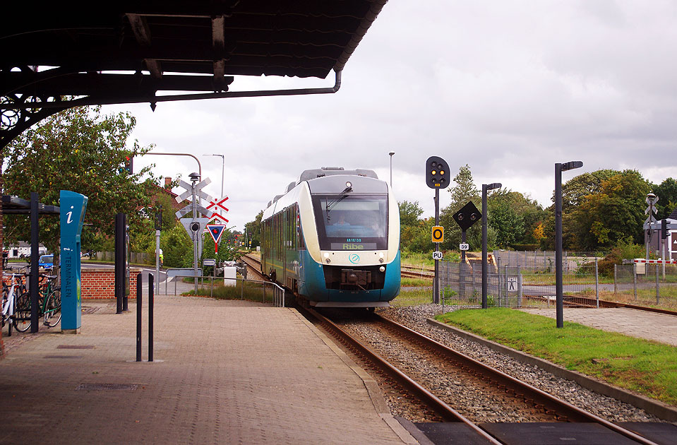 Ein Arriva Lint im Bahnhof Ribe in Dänemark