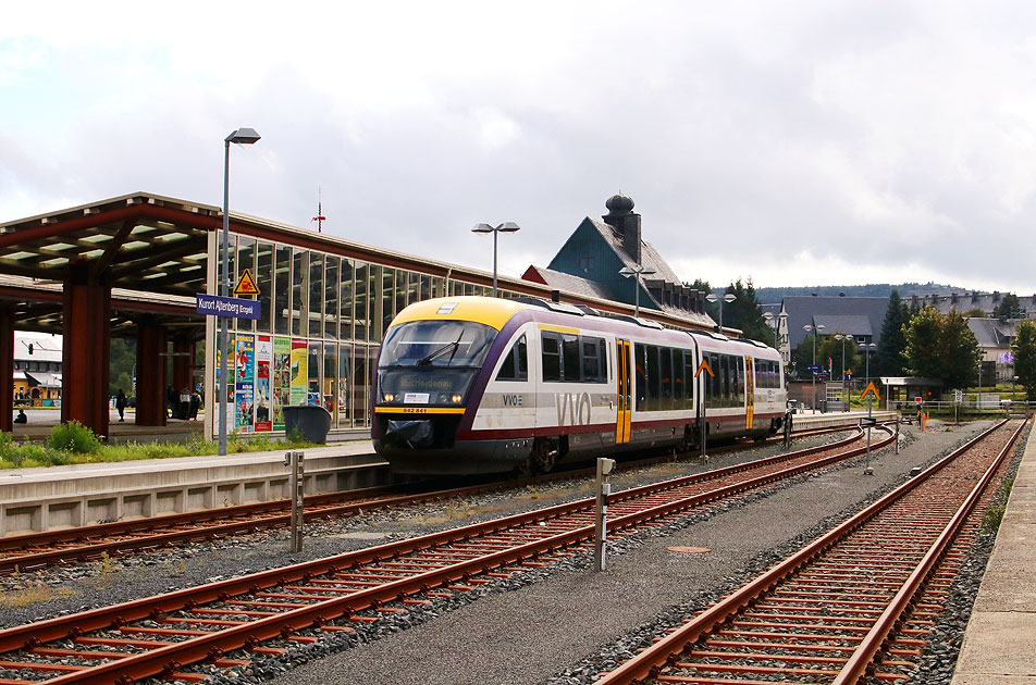 Die Müglitztalbahn mit einem Desiro der MRB im Bahnhof Altenberg