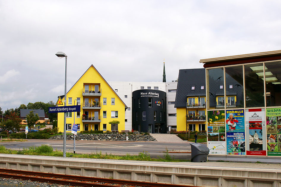 Am Bahnhof Kurort Altenberg im Erzgebirge steht das Advita Haus Glück auf Haus Altenberg
